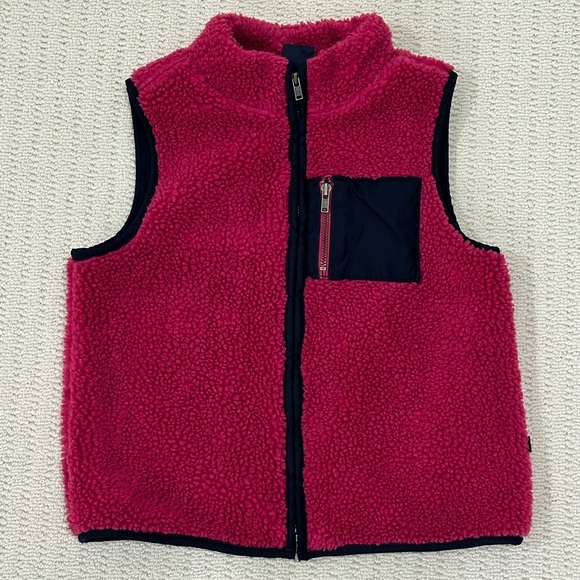 Baby Gap magenta sherpa vest in size 5T and VGUC. - Picture 1 of 3
